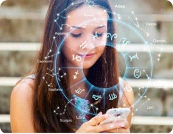 Jeune femme consultant son horoscope sur son smartphone